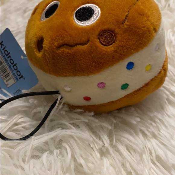 NWT Kidrobot YummyWorld Ice Cream Chipwich Plush - Picture 4 of 5